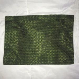 Bottega Veneta Intrecciato pouch.